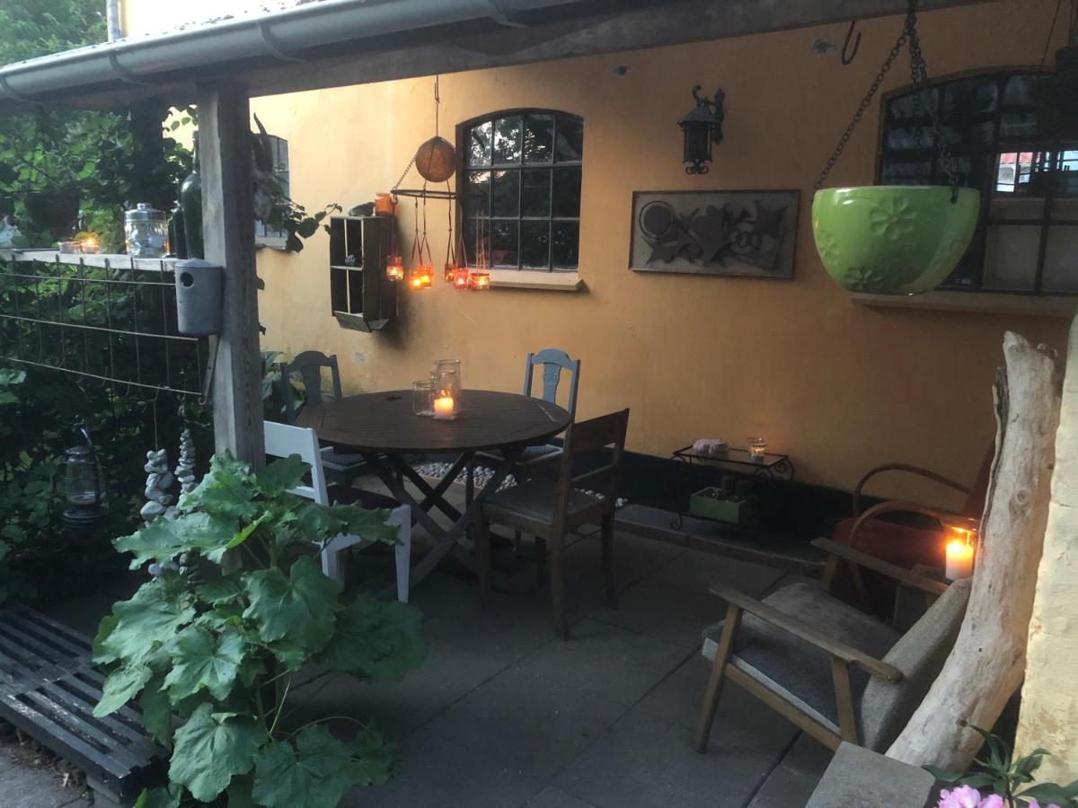 شقة Retro Bolig - Fyldt Med Hygge! Ingen Luksus Kolind المظهر الخارجي الصورة