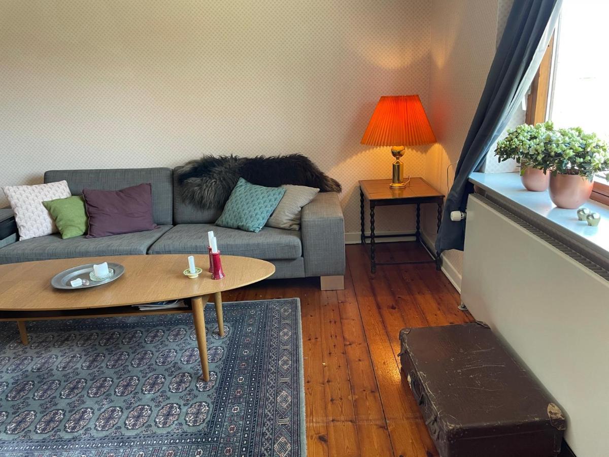 شقة Retro Bolig - Fyldt Med Hygge! Ingen Luksus Kolind المظهر الخارجي الصورة