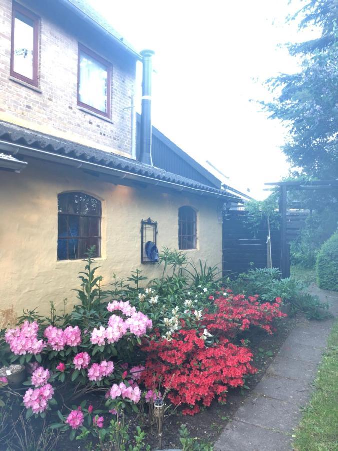 شقة Retro Bolig - Fyldt Med Hygge! Ingen Luksus Kolind المظهر الخارجي الصورة