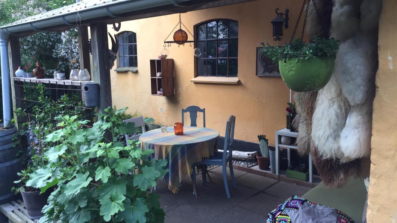 شقة Retro Bolig - Fyldt Med Hygge! Ingen Luksus Kolind المظهر الخارجي الصورة
