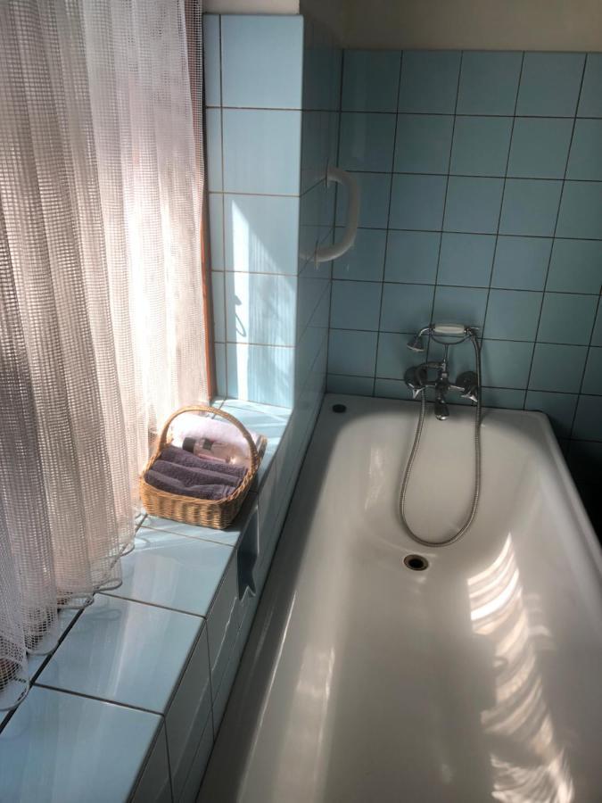 شقة Retro Bolig - Fyldt Med Hygge! Ingen Luksus Kolind المظهر الخارجي الصورة